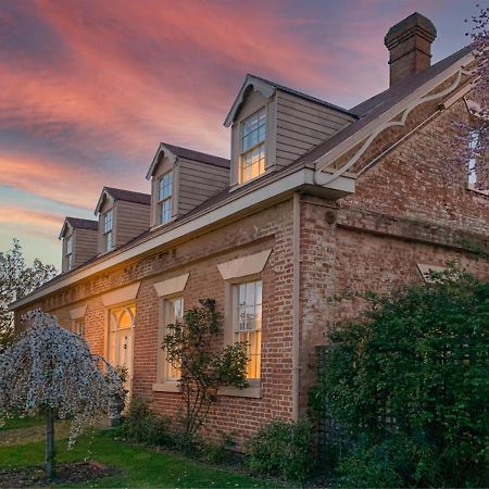 The Racecourse Inn Longford 외부 사진