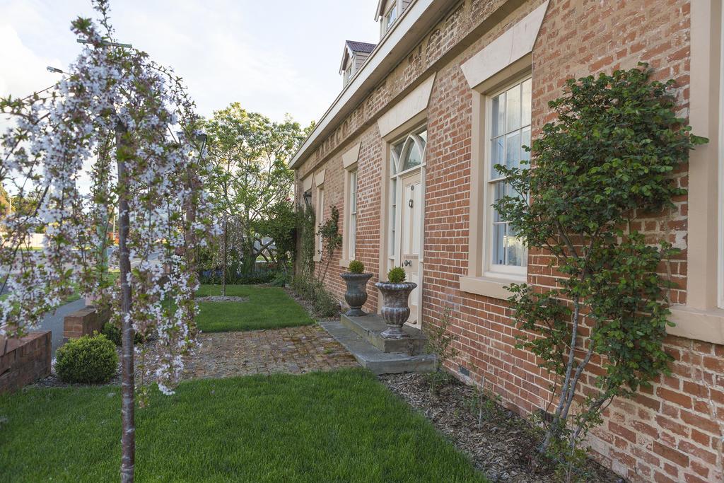 The Racecourse Inn Longford 외부 사진