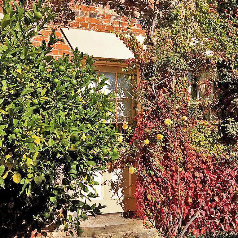 The Racecourse Inn Longford 외부 사진