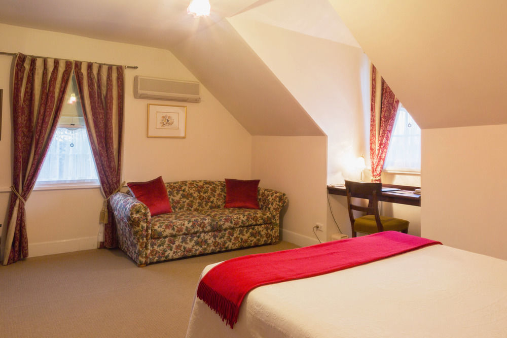 The Racecourse Inn Longford 외부 사진