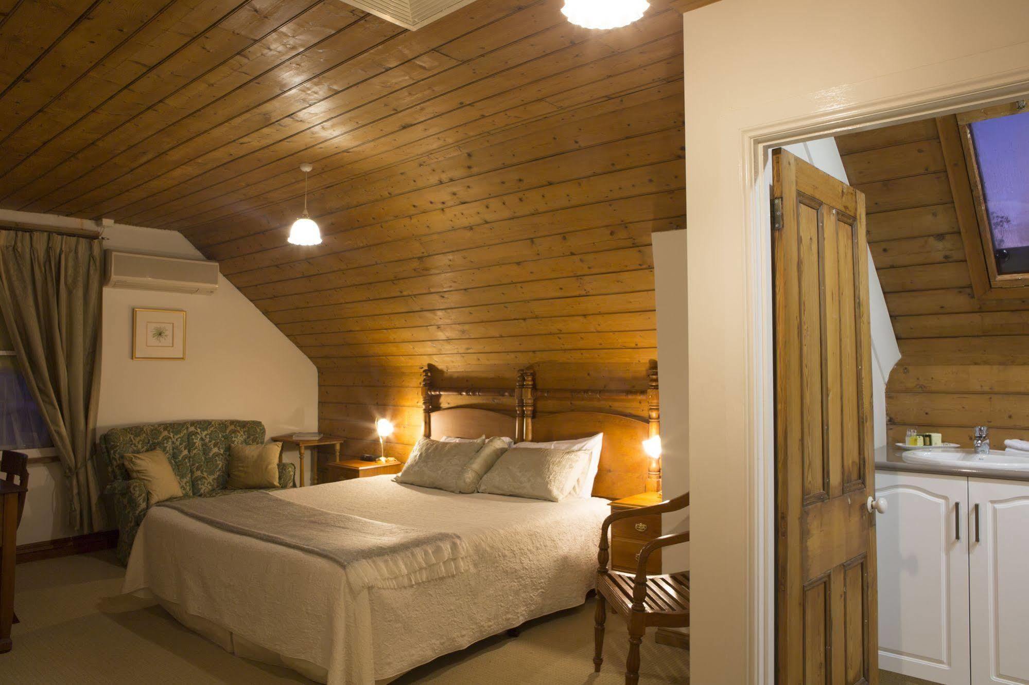 The Racecourse Inn Longford 외부 사진
