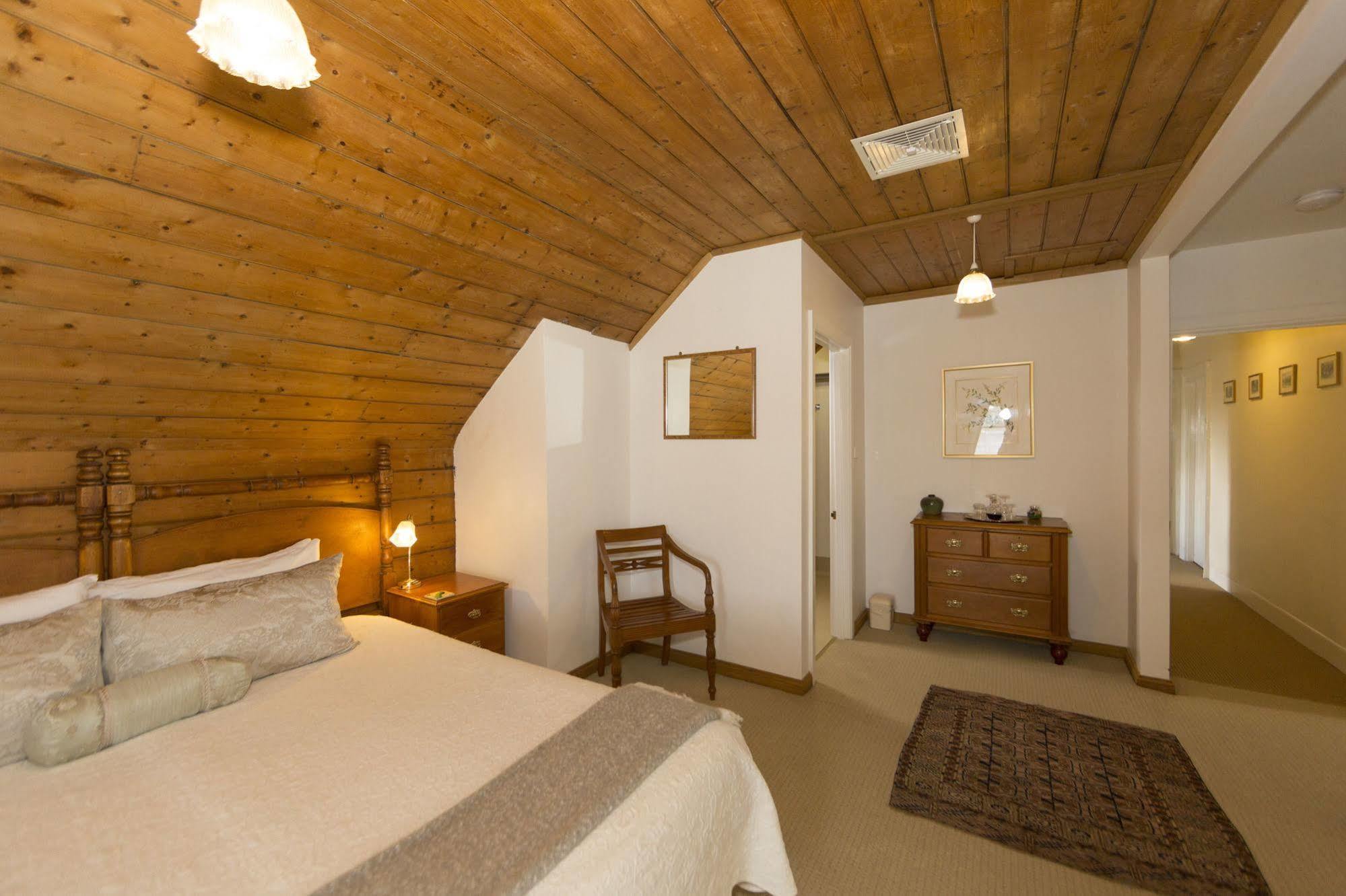 The Racecourse Inn Longford 외부 사진