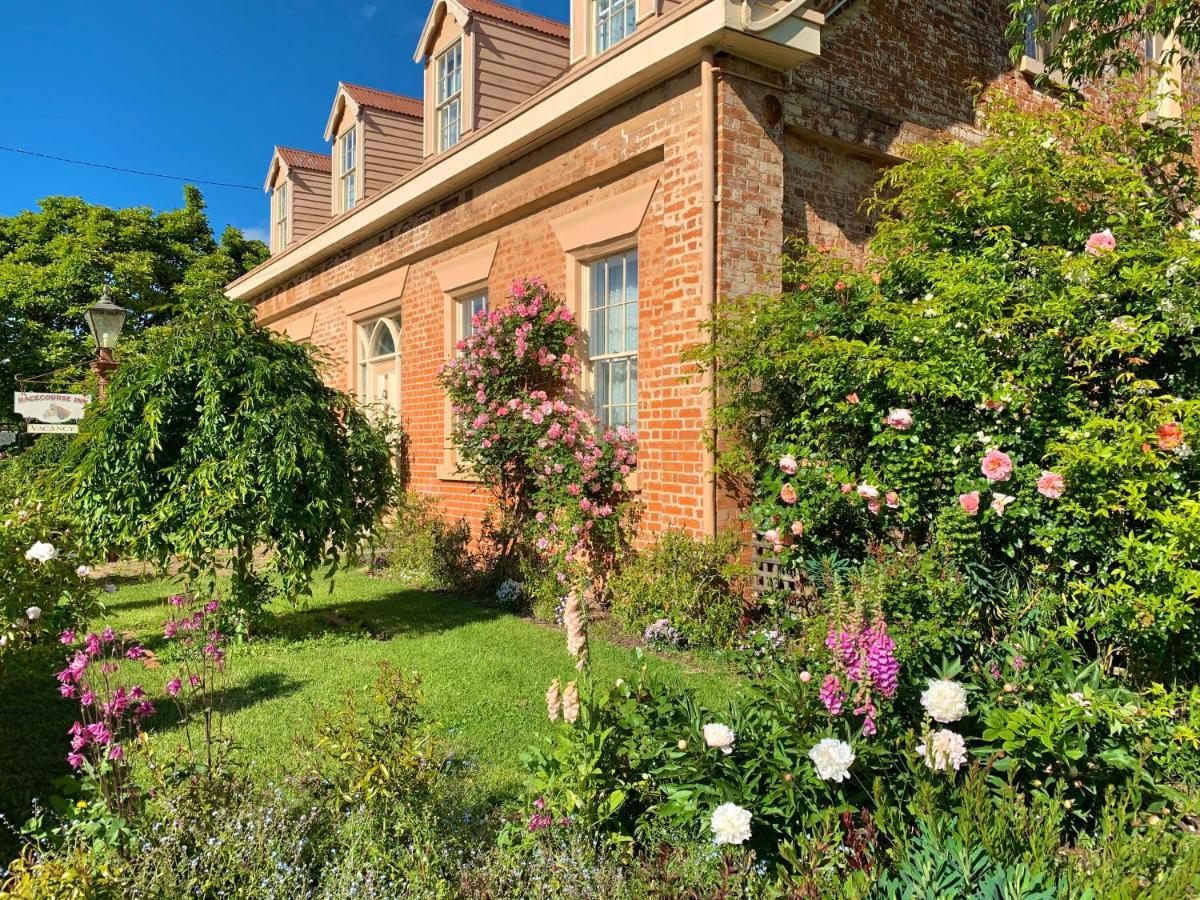 The Racecourse Inn Longford 외부 사진